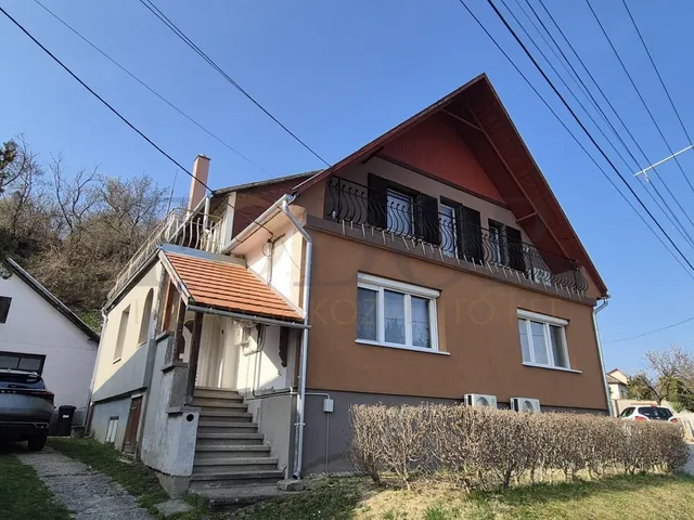 Eladó ház Lábatlan 128 nm