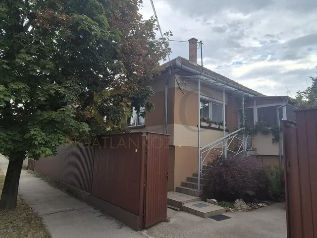 Eladó ház Budapest XVIII. kerület, Újpéteritelep 94 nm
