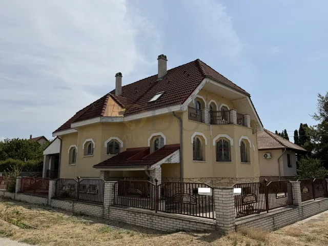 Eladó ház Alsónémedi 300 nm