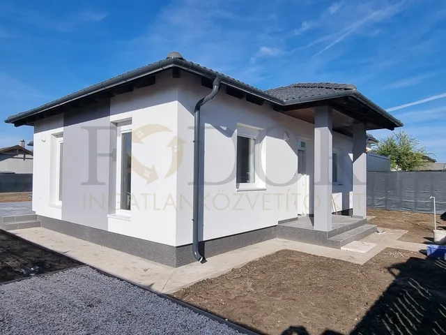 Eladó ház Üllő 94 nm