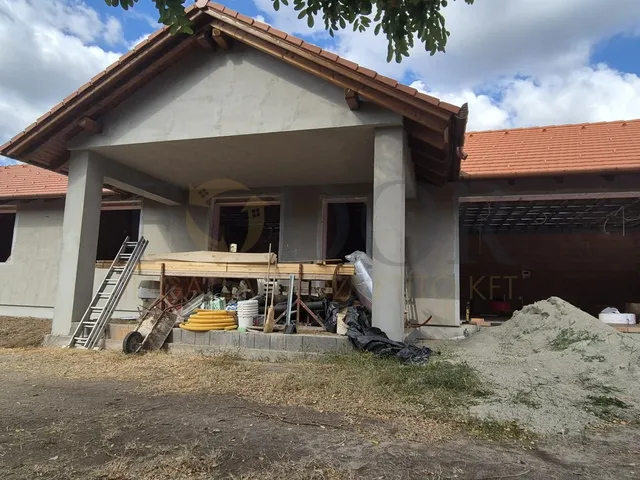 Eladó ház Vasad 137 nm
