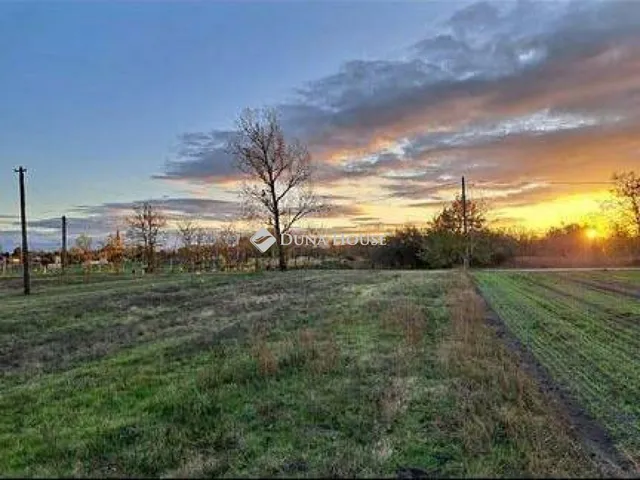 Eladó telek Bordány 2300 nm