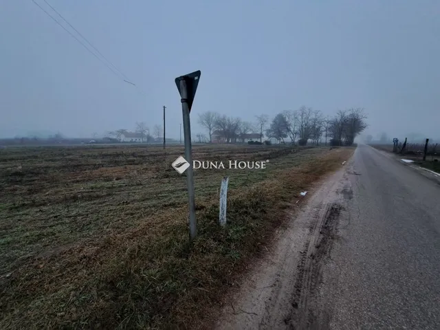 Eladó telek Bordány 2300 nm