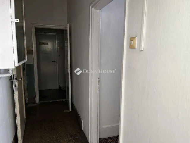 Kiadó kereskedelmi és ipari ingatlan Kiskőrös 250 nm