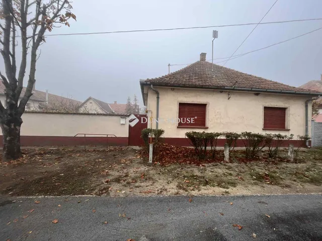 Eladó ház Akasztó 80 nm