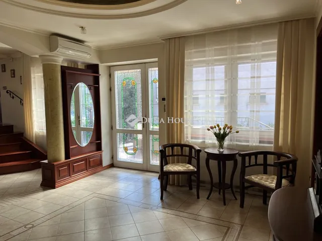 Eladó ház Kiskőrös 214 nm