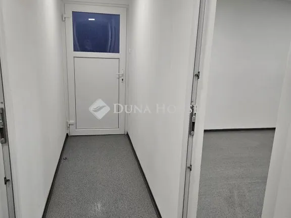 Kiadó kereskedelmi és ipari ingatlan Kecskemét 47 nm