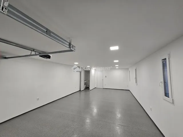 Kiadó kereskedelmi és ipari ingatlan Kecskemét 47 nm