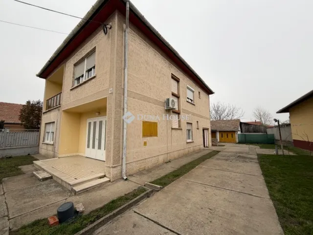 Eladó ház Kiskőrös 205 nm