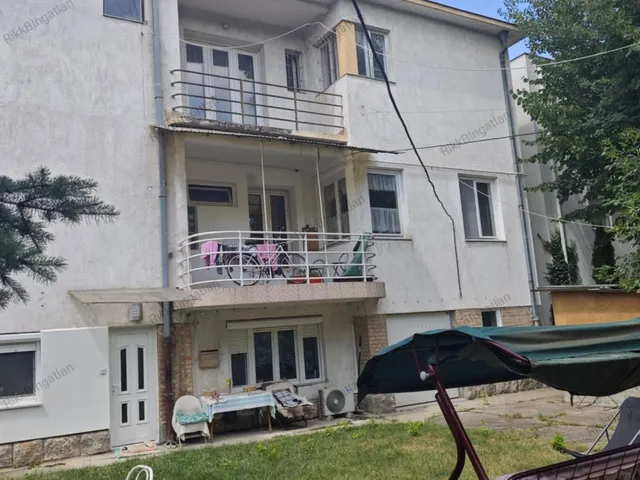 Eladó lakás Győr, Nádorváros 100 nm