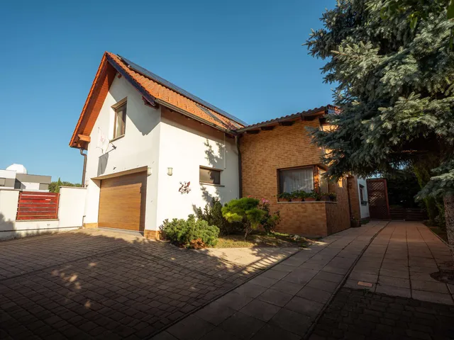 Eladó ház Győr, Révfalu 195 nm