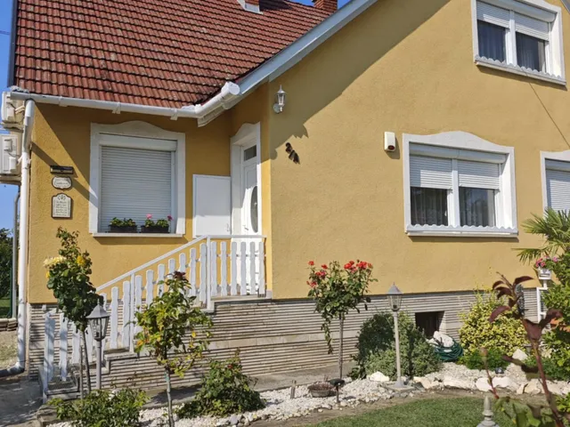 Eladó ház Győr, Csanakfalu 160 nm