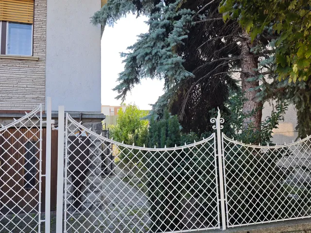 Eladó ház Győr, Nádorváros 180 nm