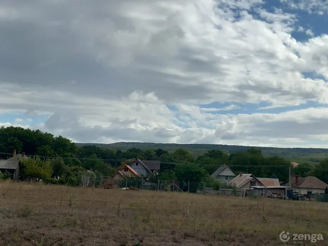Eladó telek Szőlősgyörök 1135 nm