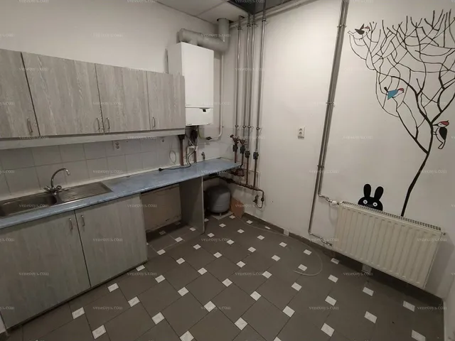 Kiadó kereskedelmi és ipari ingatlan Miskolc 281 nm