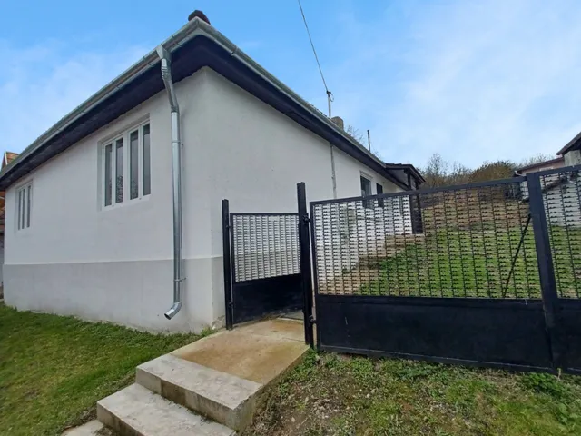 Eladó ház Hejce 181 nm