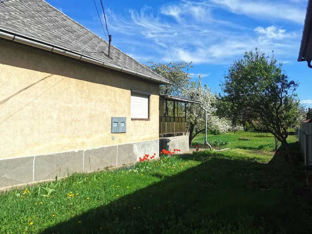 Eladó ház Szirmabesenyő 110 nm