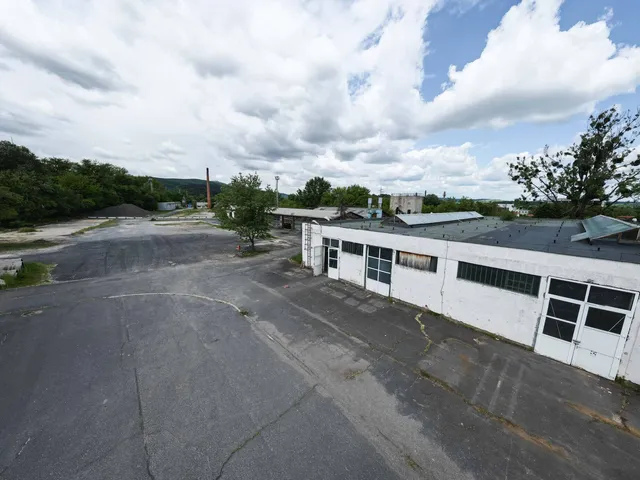 Kiadó kereskedelmi és ipari ingatlan Miskolc 15000 nm
