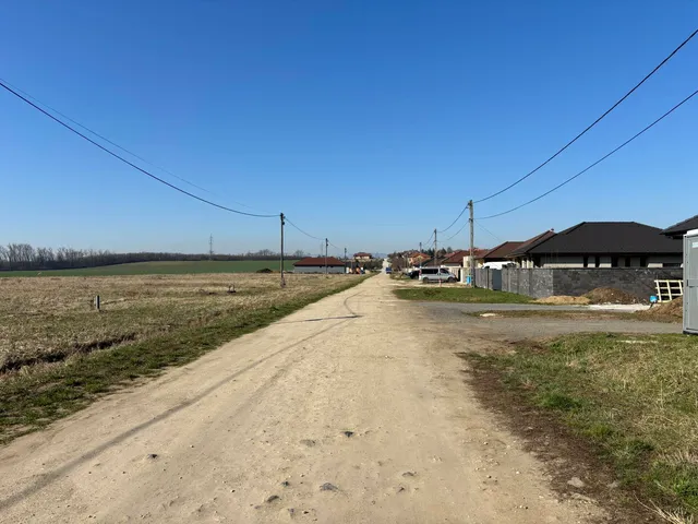Eladó telek Onga 720 nm