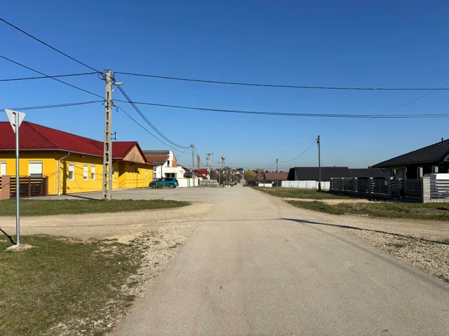 Eladó telek Onga 720 nm