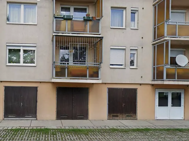 Eladó garázs Miskolc 18 nm
