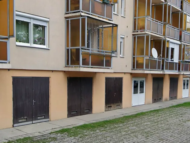 Eladó garázs Miskolc 18 nm
