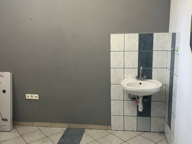 Eladó ház Szirmabesenyő 220 nm