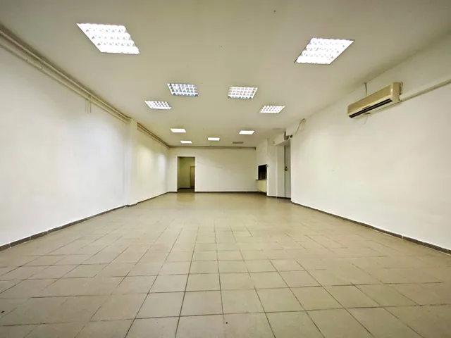 Kiadó kereskedelmi és ipari ingatlan Miskolc 293 nm