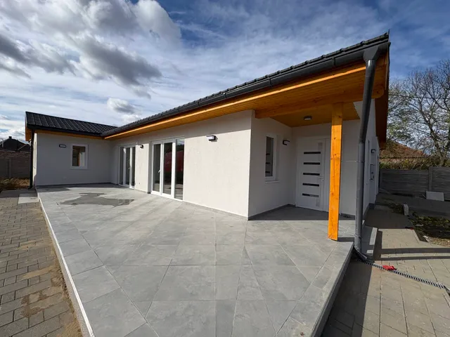 Eladó ház Sajószentpéter 169 nm