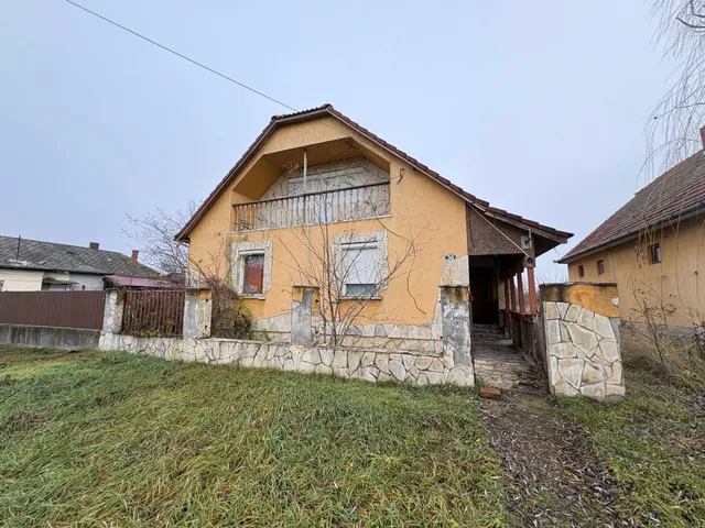 Eladó ház Tiszanána 92 nm