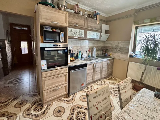 Eladó lakás Edelény 72 nm