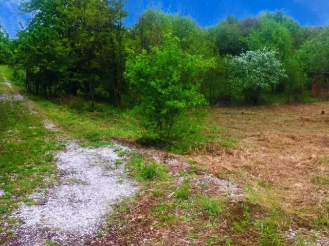 Eladó telek Miskolc 800 nm