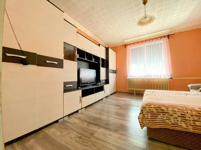 Eladó ház Köröm 110 nm