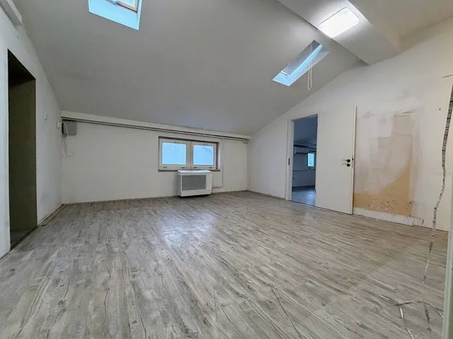 Kiadó kereskedelmi és ipari ingatlan Miskolc 130 nm