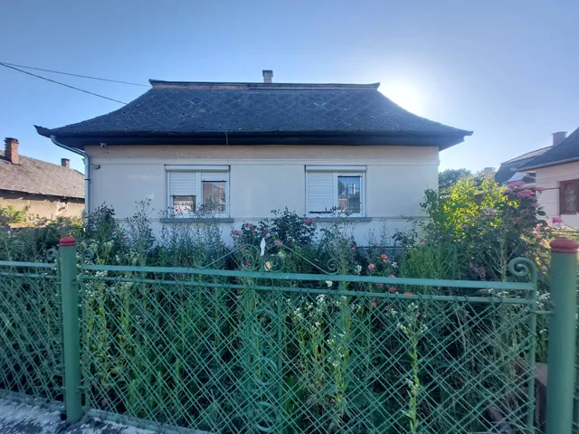 Eladó ház Forró 120 nm