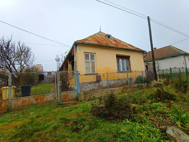 Eladó ház Bodrogolaszi 90 nm