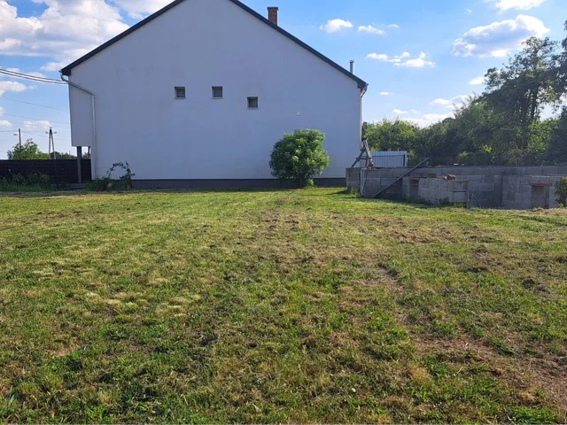 Eladó telek Encs 748 nm