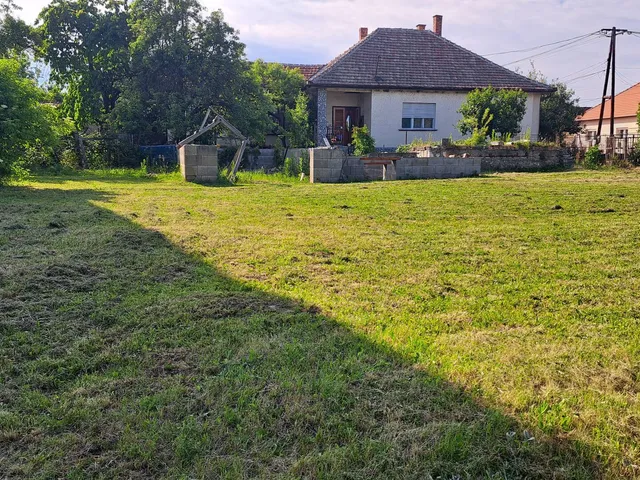 Eladó telek Encs 748 nm