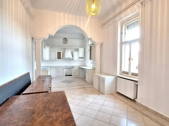 Eladó lakás Miskolc 167 nm