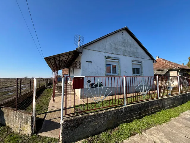 Eladó ház Tiszalúc 75 nm