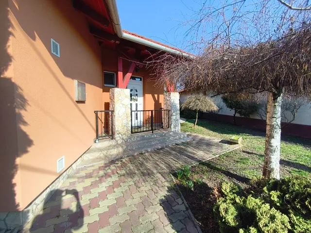 Eladó ház Felsőzsolca 201 nm