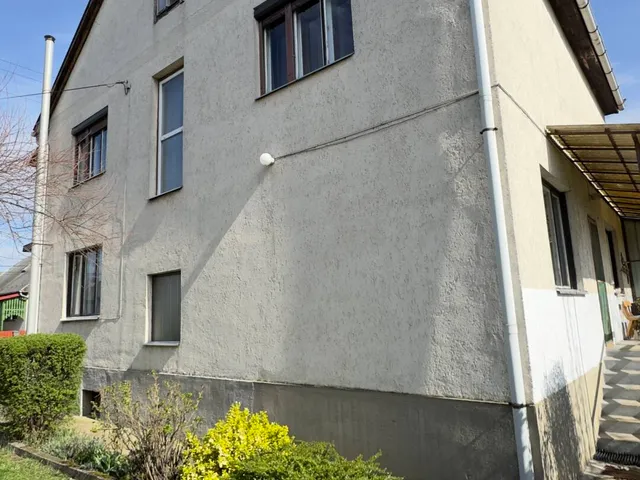 Eladó ház Forró 160 nm