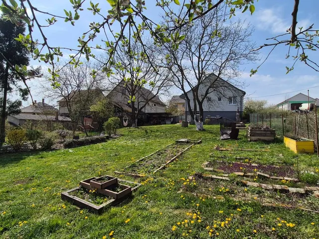 Eladó ház Füzérkomlós 77 nm