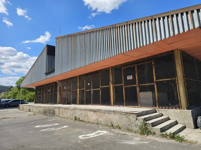 Eladó kereskedelmi és ipari ingatlan Miskolc 500 nm