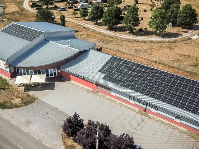 Eladó kereskedelmi és ipari ingatlan Tiszaújváros 2469 nm