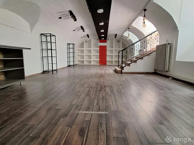 Eladó kereskedelmi és ipari ingatlan Budapest VI. kerület, Nagykörúton belüli terület, Damjanich 124 nm