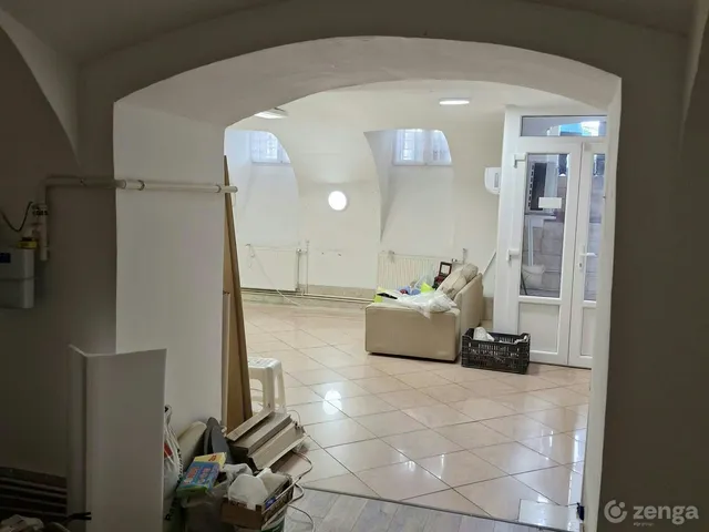 Eladó kereskedelmi és ipari ingatlan Budapest VI. kerület, Nagykörúton belüli terület 72 nm