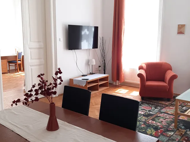 Eladó lakás Budapest VI. kerület, Nagykörúton kívüli terület 122 nm