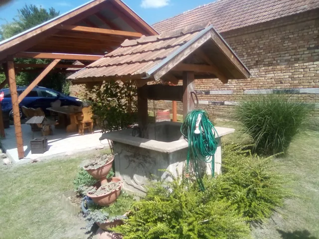 Eladó ház Tét 170 nm
