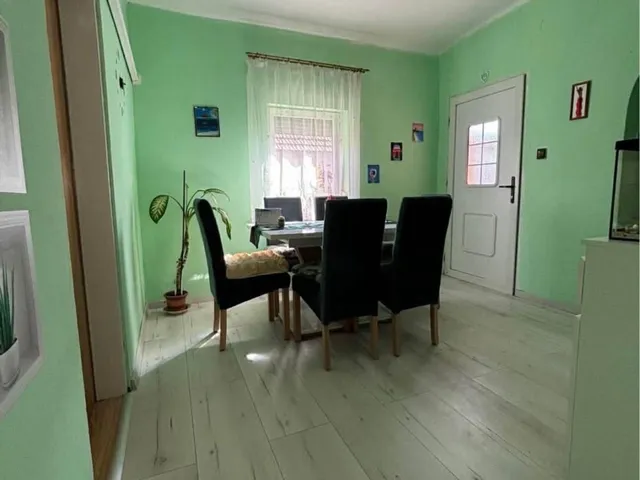 Eladó ház Levél 90 nm